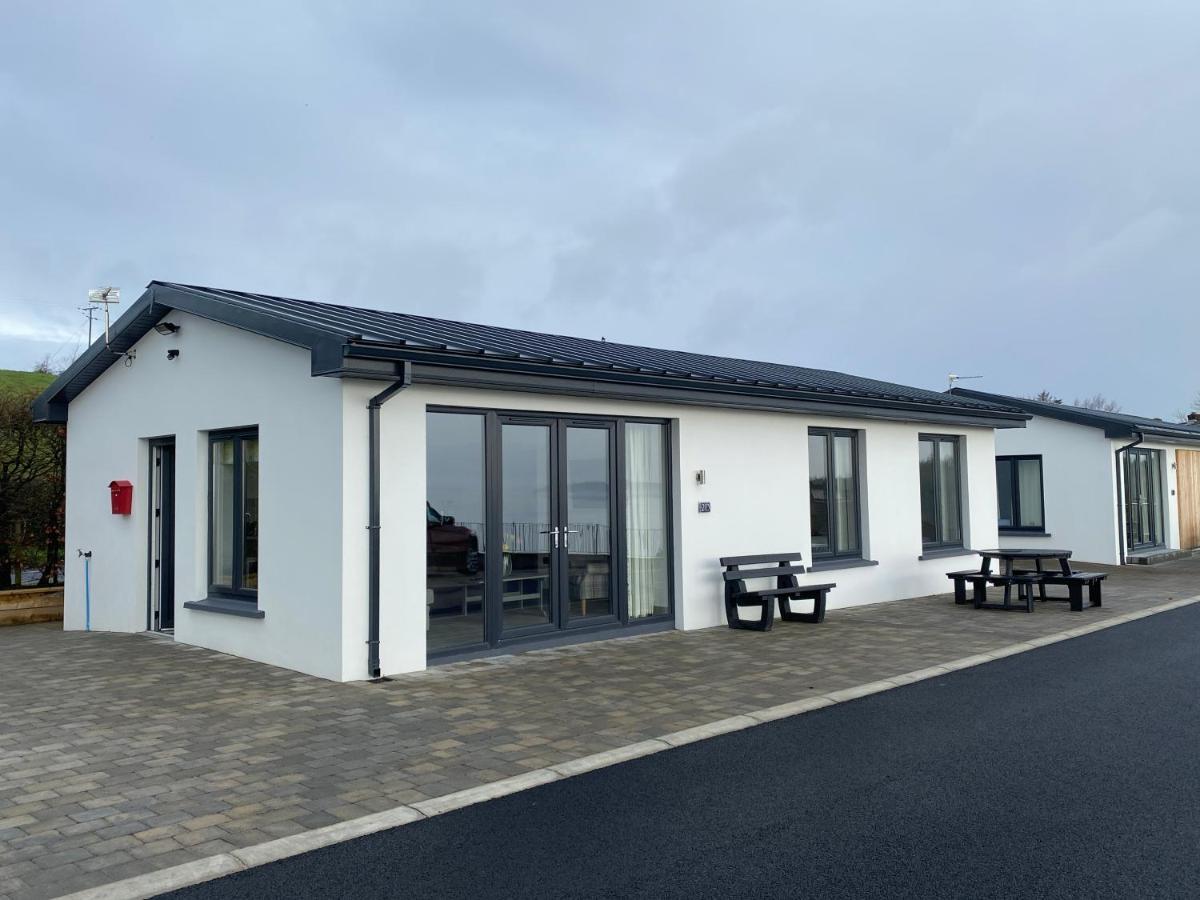 Tullybay Holiday Lodges เอนนิสคิลเลน ภายนอก รูปภาพ