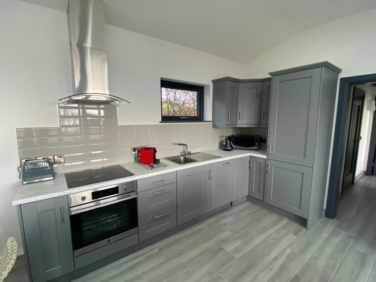Tullybay Holiday Lodges เอนนิสคิลเลน ภายนอก รูปภาพ
